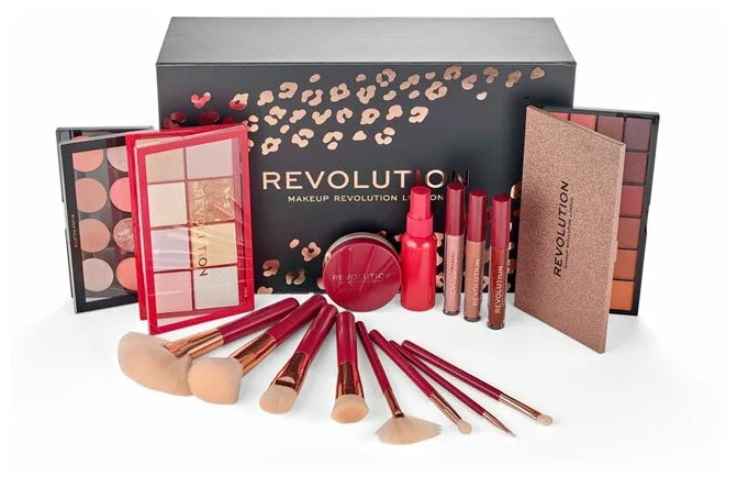 Набор косметический подарочный Relove by Revolution The Makeup Starter Kit